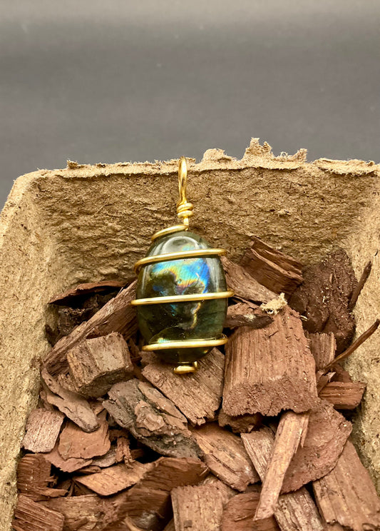 Labradorite Pendant #02 Wire Wrapped