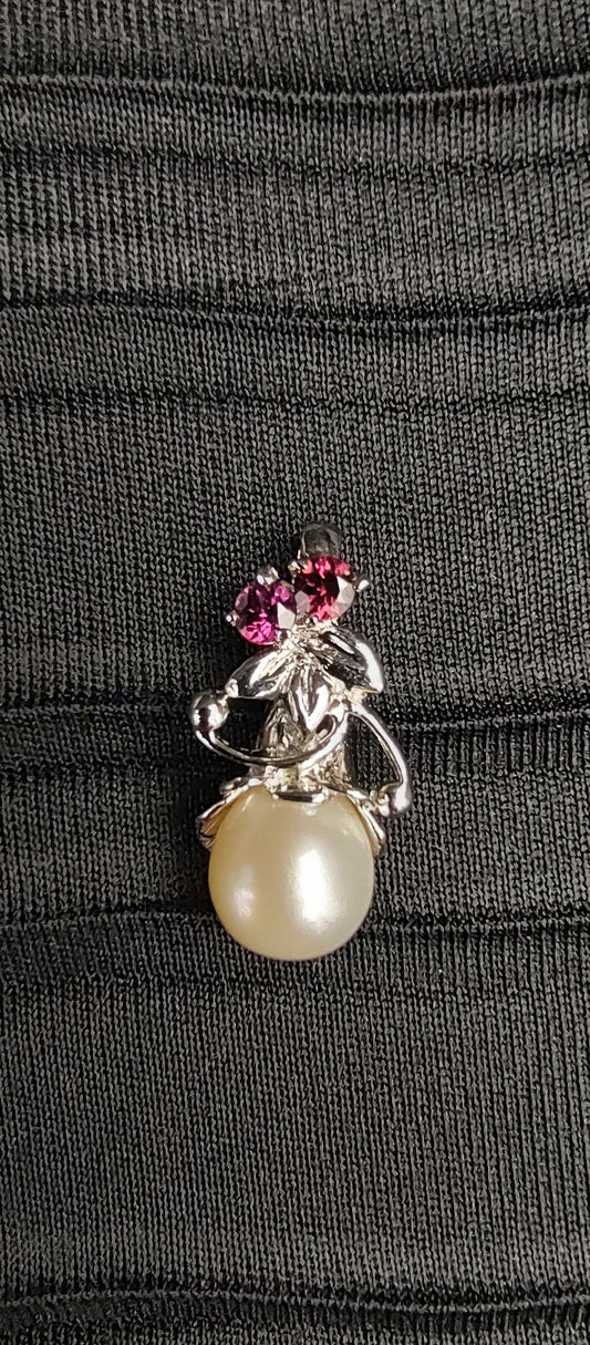 Pearl with Garnet